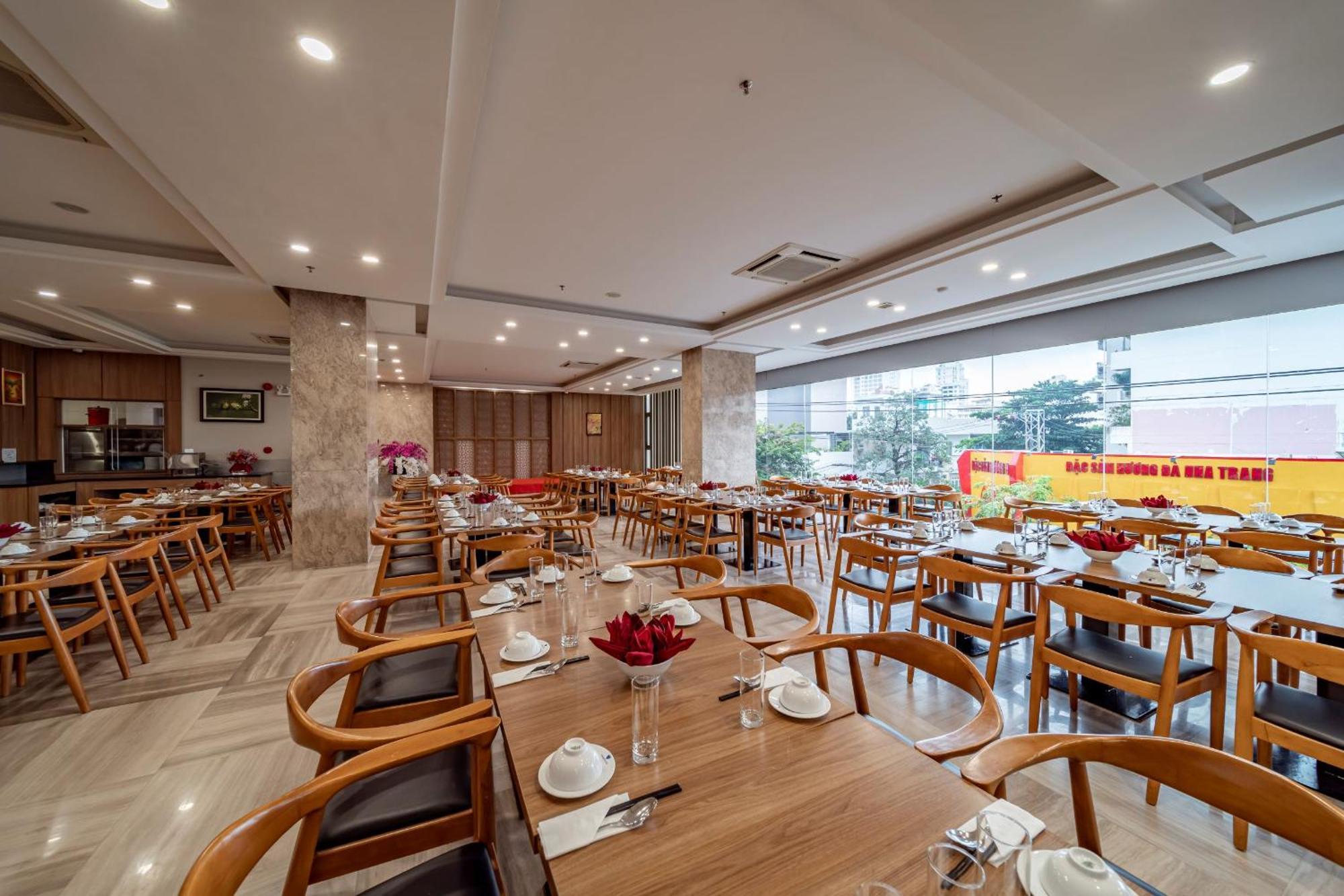 Hotel Poseidon Nha Trang Exterior foto